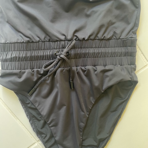 Good American Waist Framer One Piece Swimsuit - Picture 3 of 7